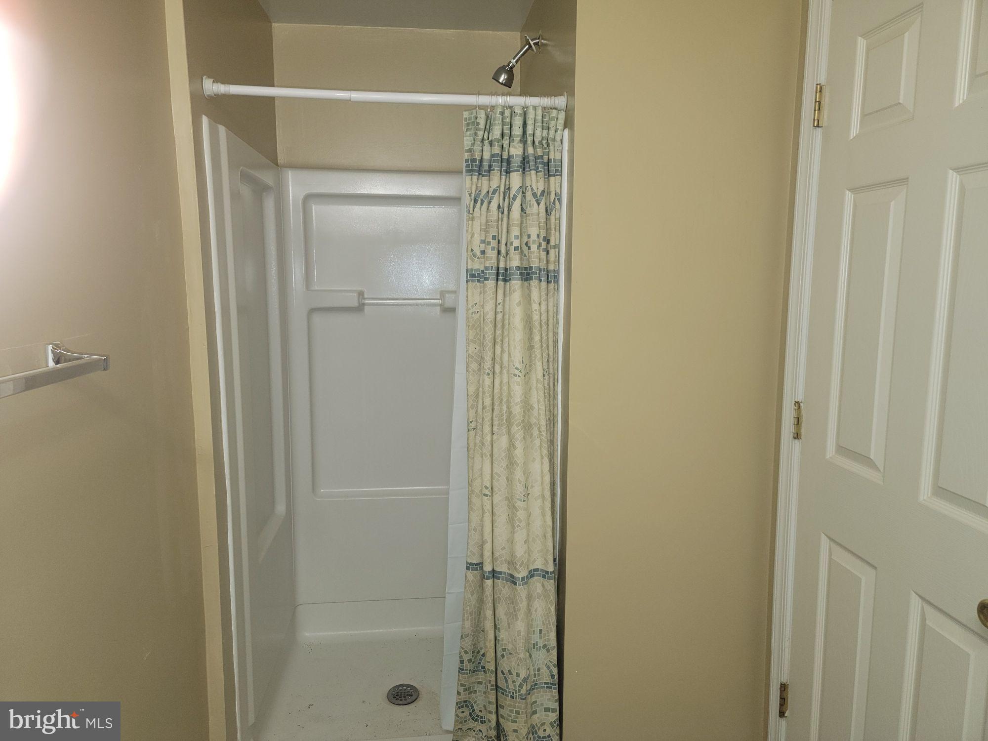 OAK COURT - Residential