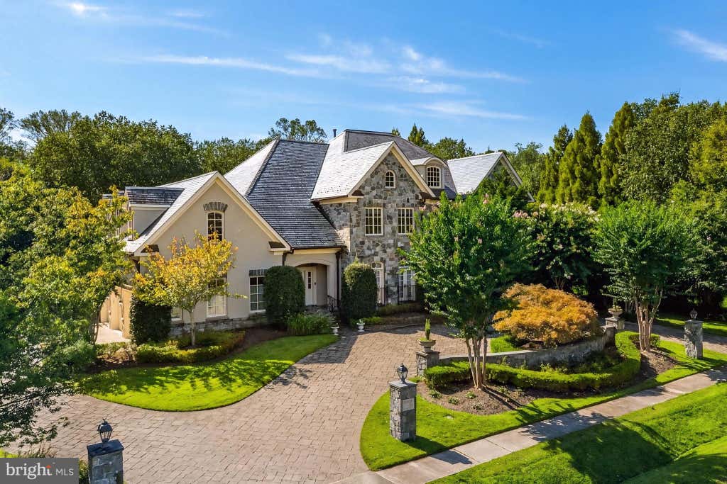 Photo of MCLEAN, VA 22102 (MLS # VAFX2323994)