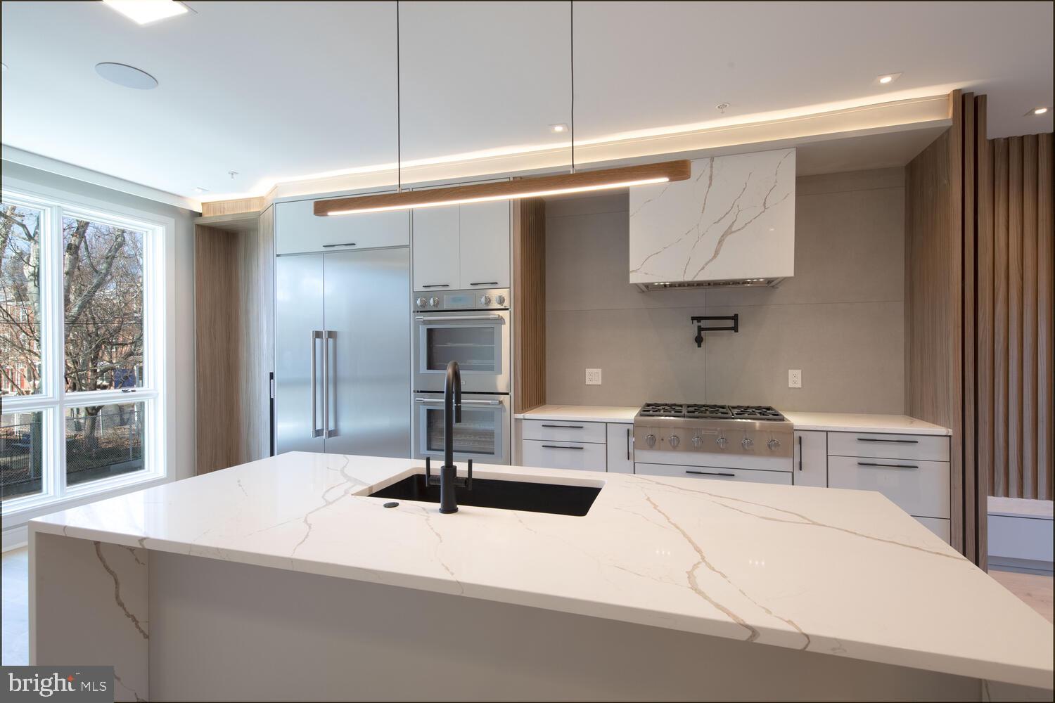 SOCIETY HILL - Residential