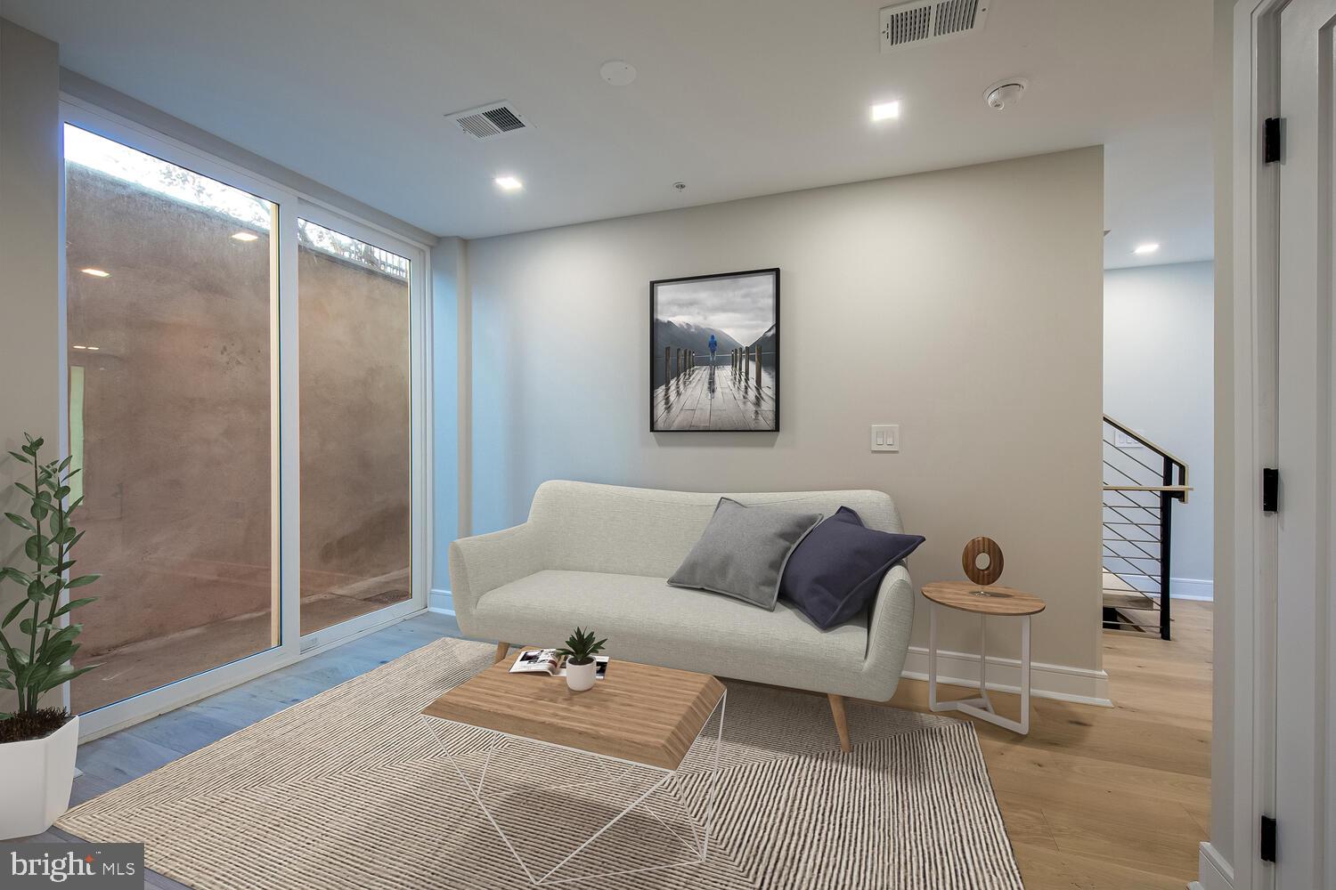 SOCIETY HILL - Residential