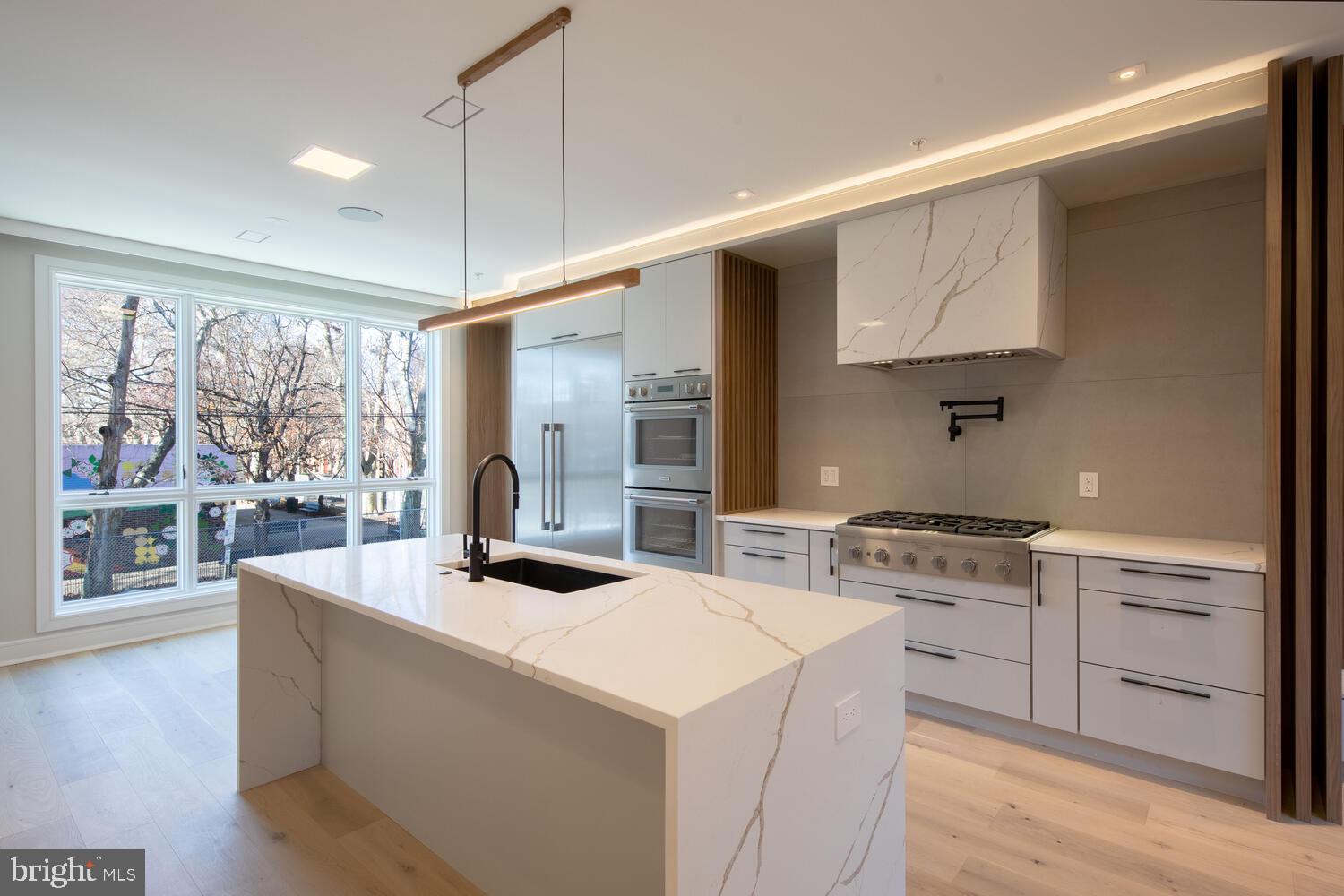 SOCIETY HILL - Residential