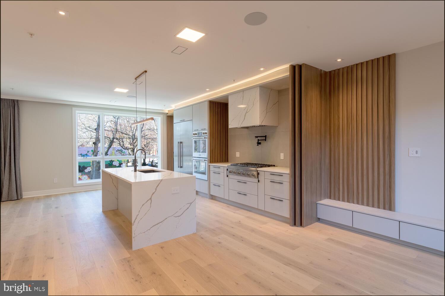 SOCIETY HILL - Residential