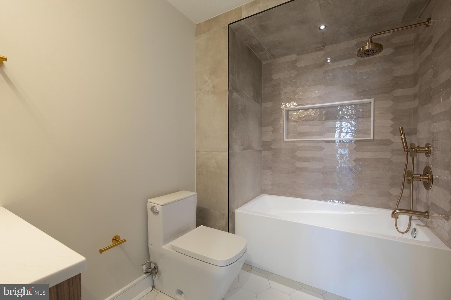 SOCIETY HILL - Residential