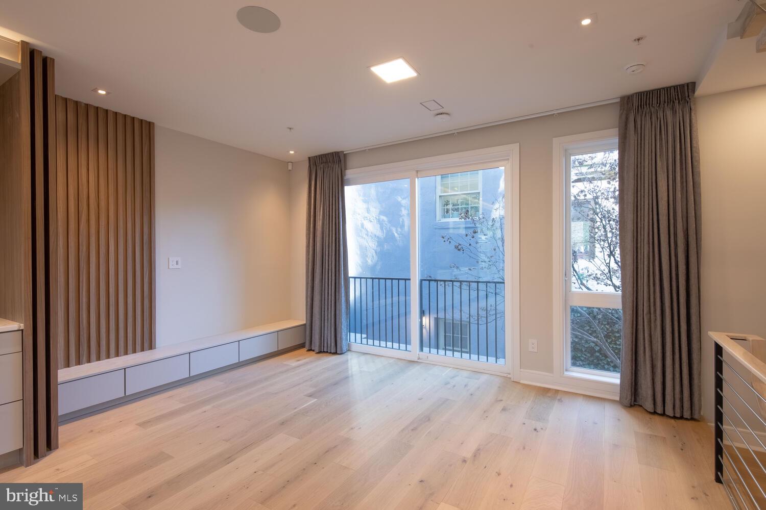 SOCIETY HILL - Residential