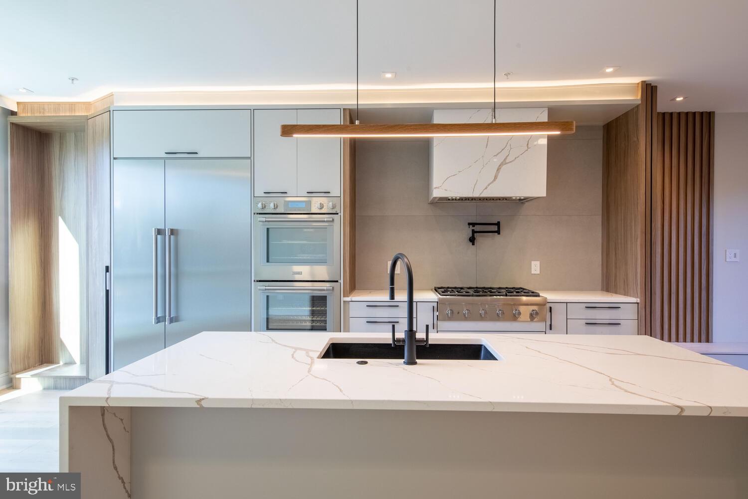 SOCIETY HILL - Residential