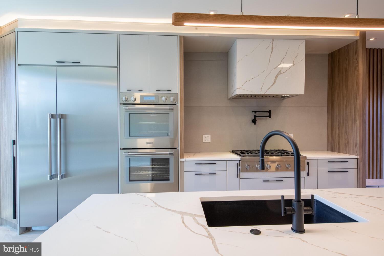 SOCIETY HILL - Residential