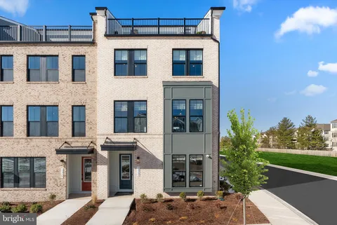 1 Curiosity Drive Unit TRACE 24-R2-RT, Herndon, VA 20171 - MLS#: VAFX2311828