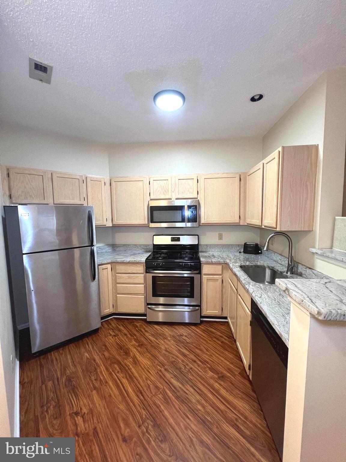 SANDERLING - Residential Lease