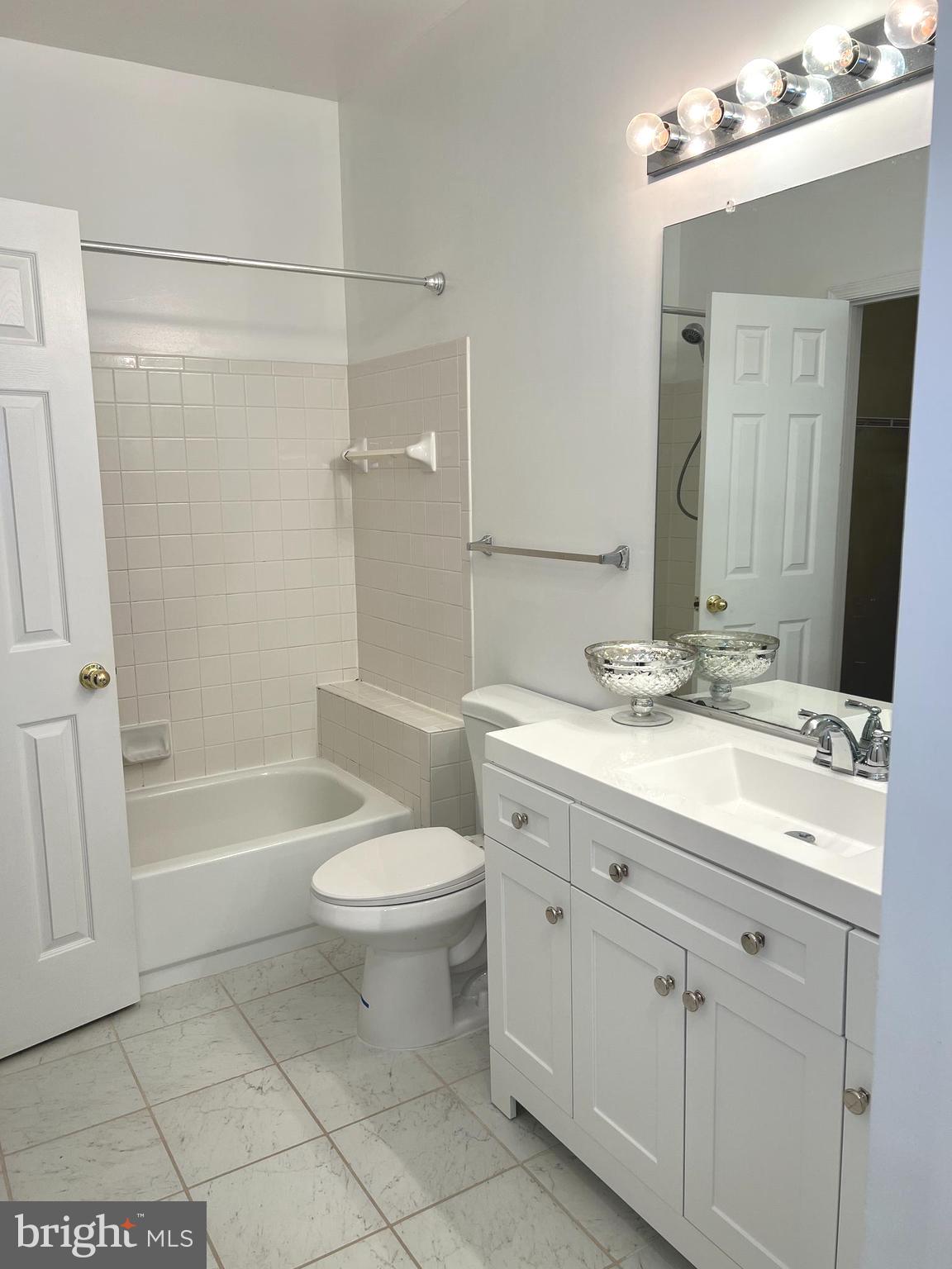 SANDERLING - Residential Lease