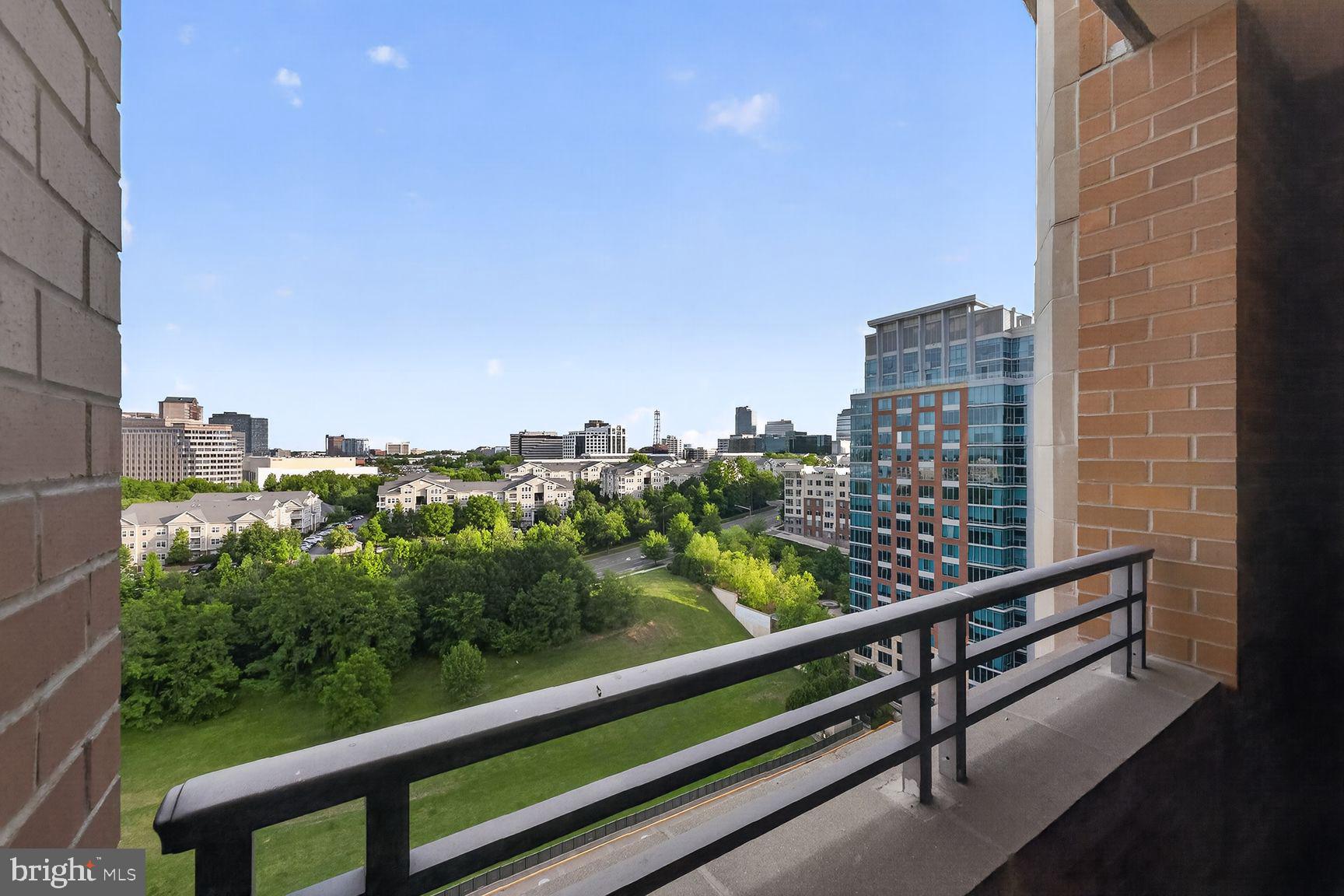 ONE PARK CREST CONDOMINIUM - Residential