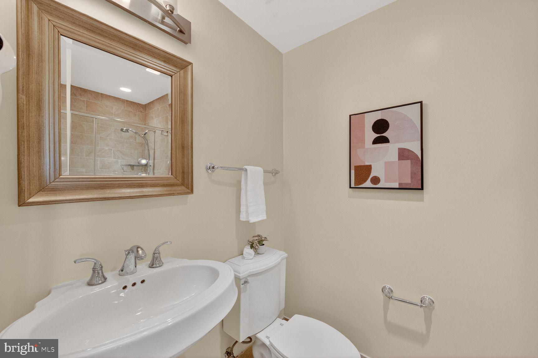 ONE PARK CREST CONDOMINIUM - Residential