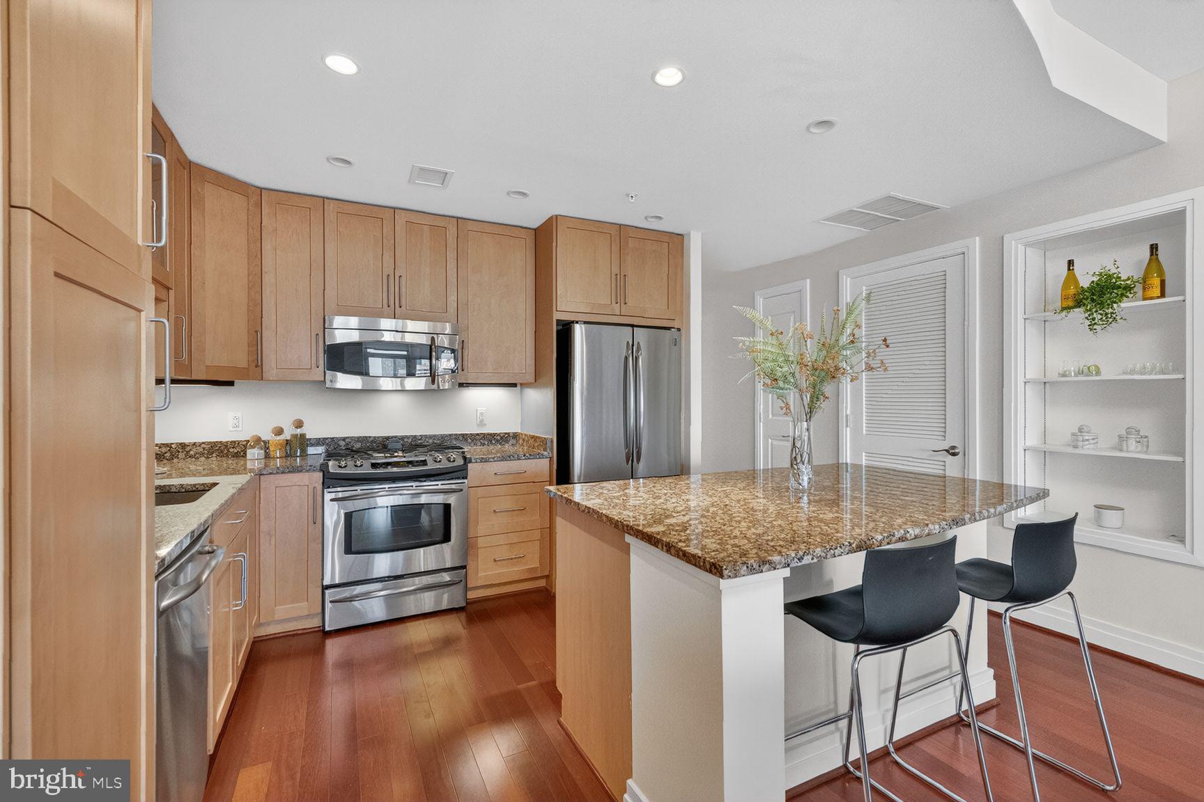 ONE PARK CREST CONDOMINIUM - Residential