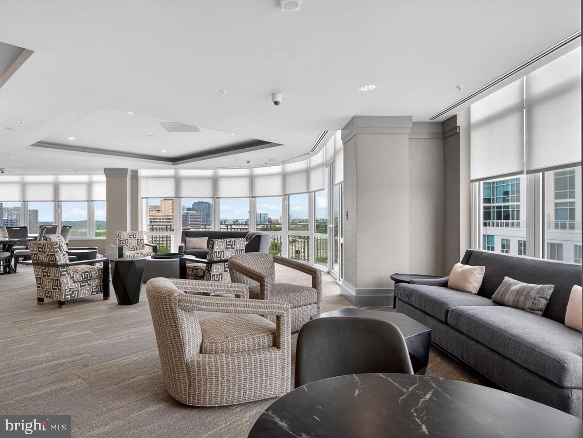 ONE PARK CREST CONDOMINIUM - Residential