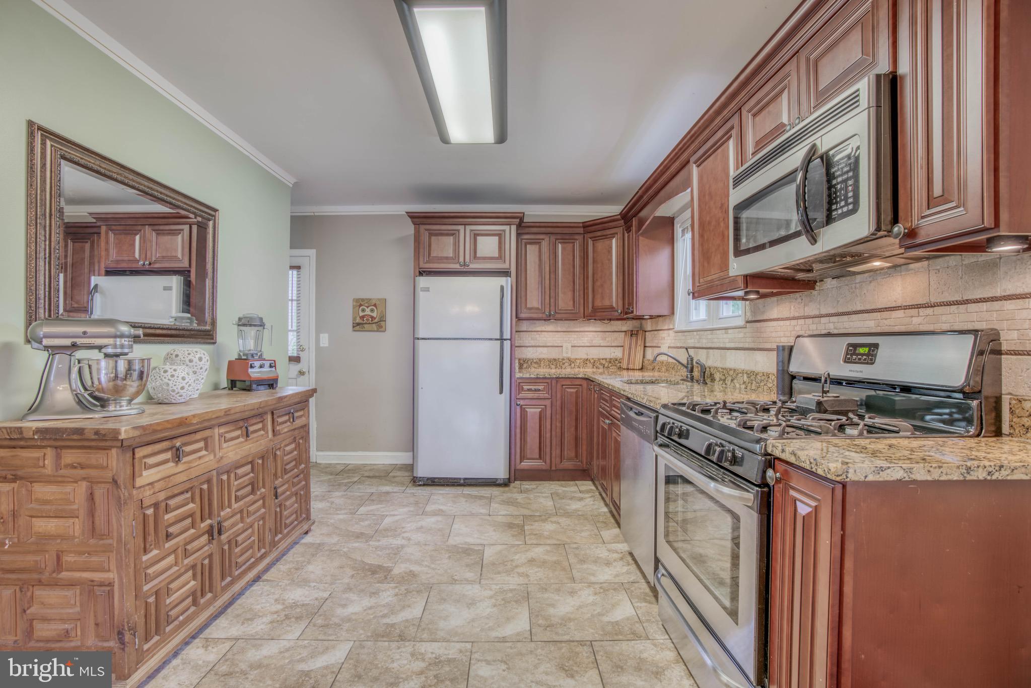 LAURAVILLE HISTORIC DISTRICT - Residential