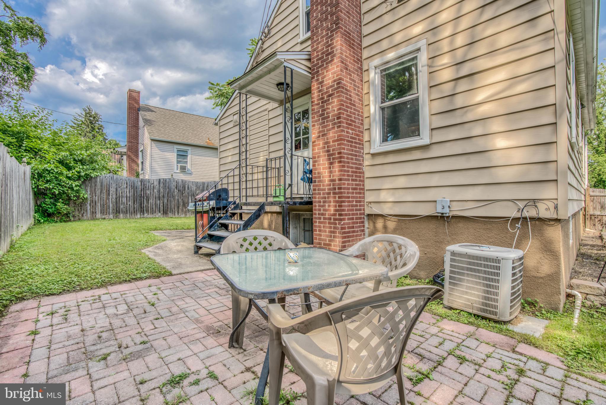 LAURAVILLE HISTORIC DISTRICT - Residential