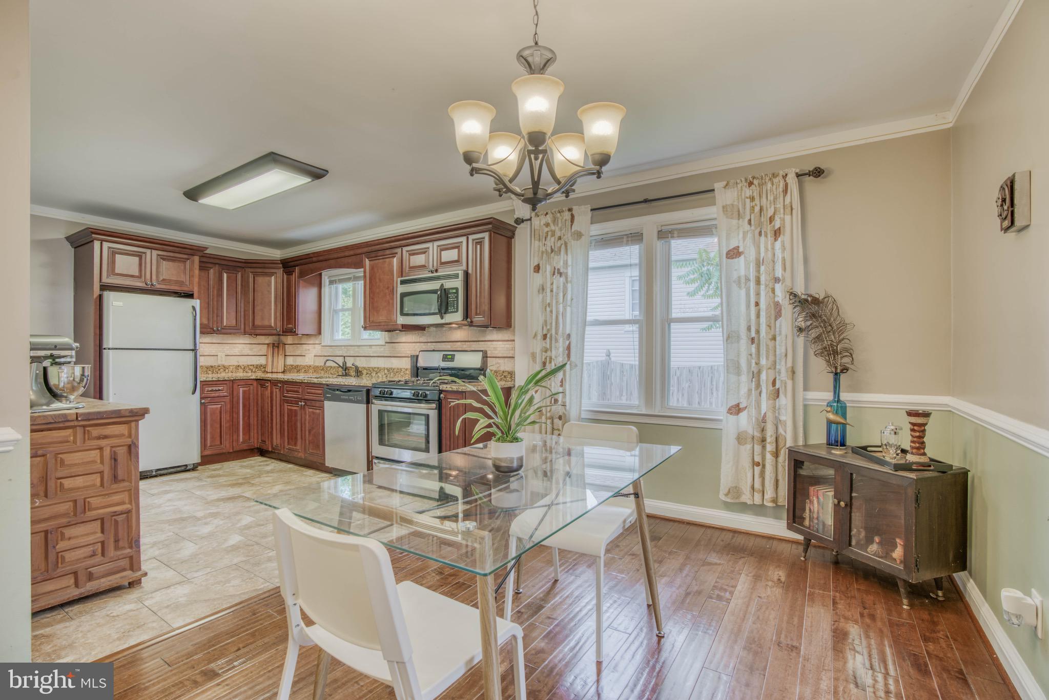 LAURAVILLE HISTORIC DISTRICT - Residential