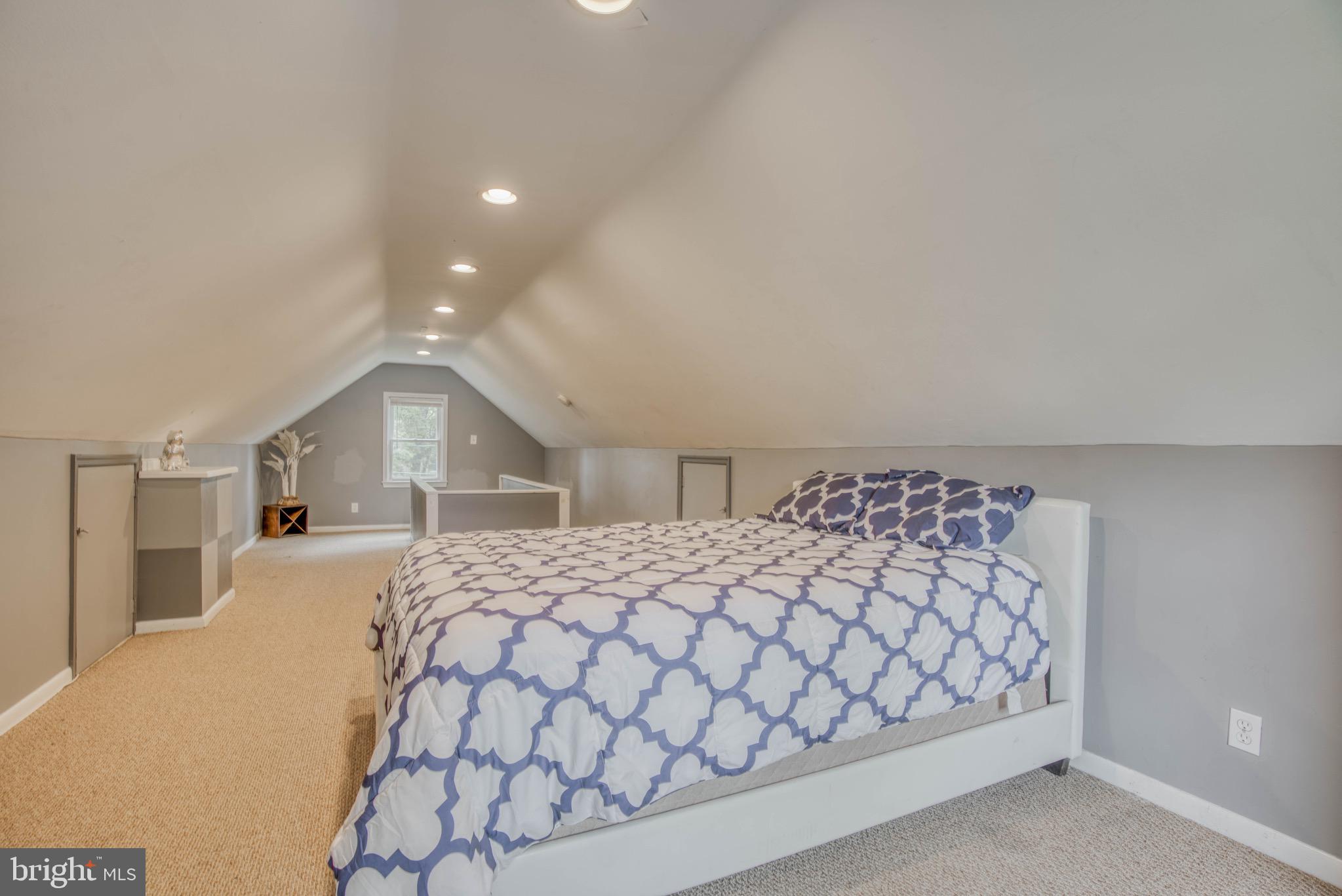 LAURAVILLE HISTORIC DISTRICT - Residential