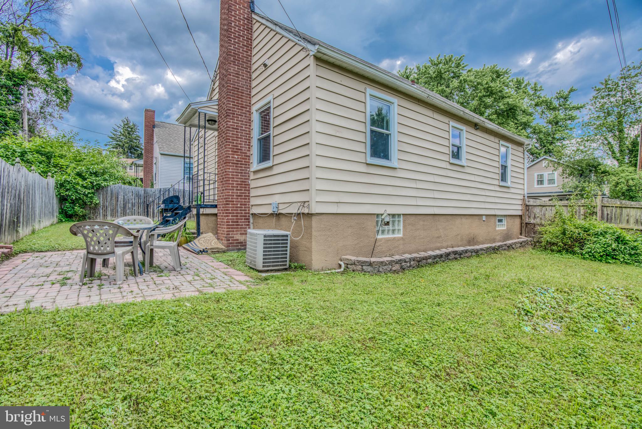 LAURAVILLE HISTORIC DISTRICT - Residential