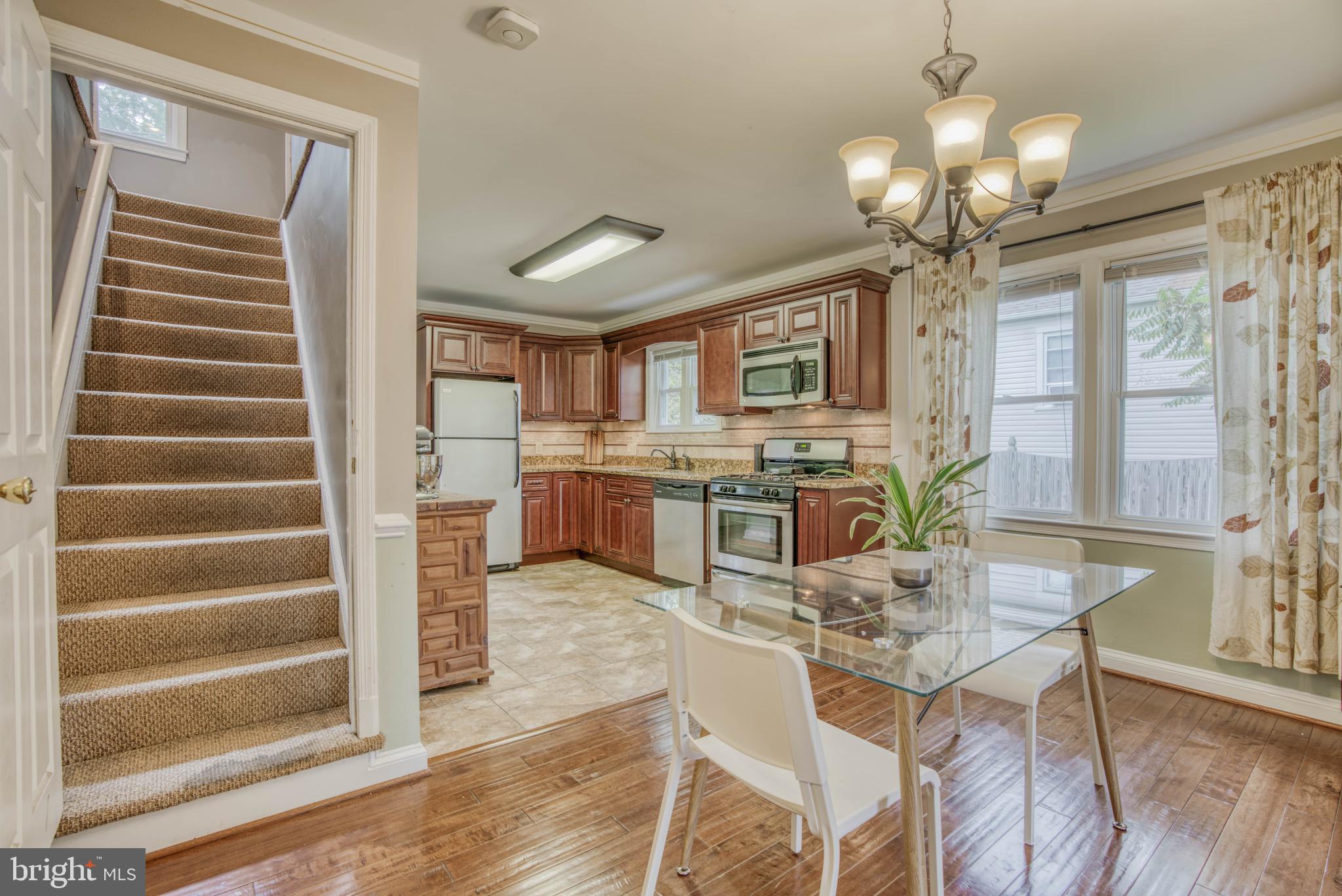 LAURAVILLE HISTORIC DISTRICT - Residential