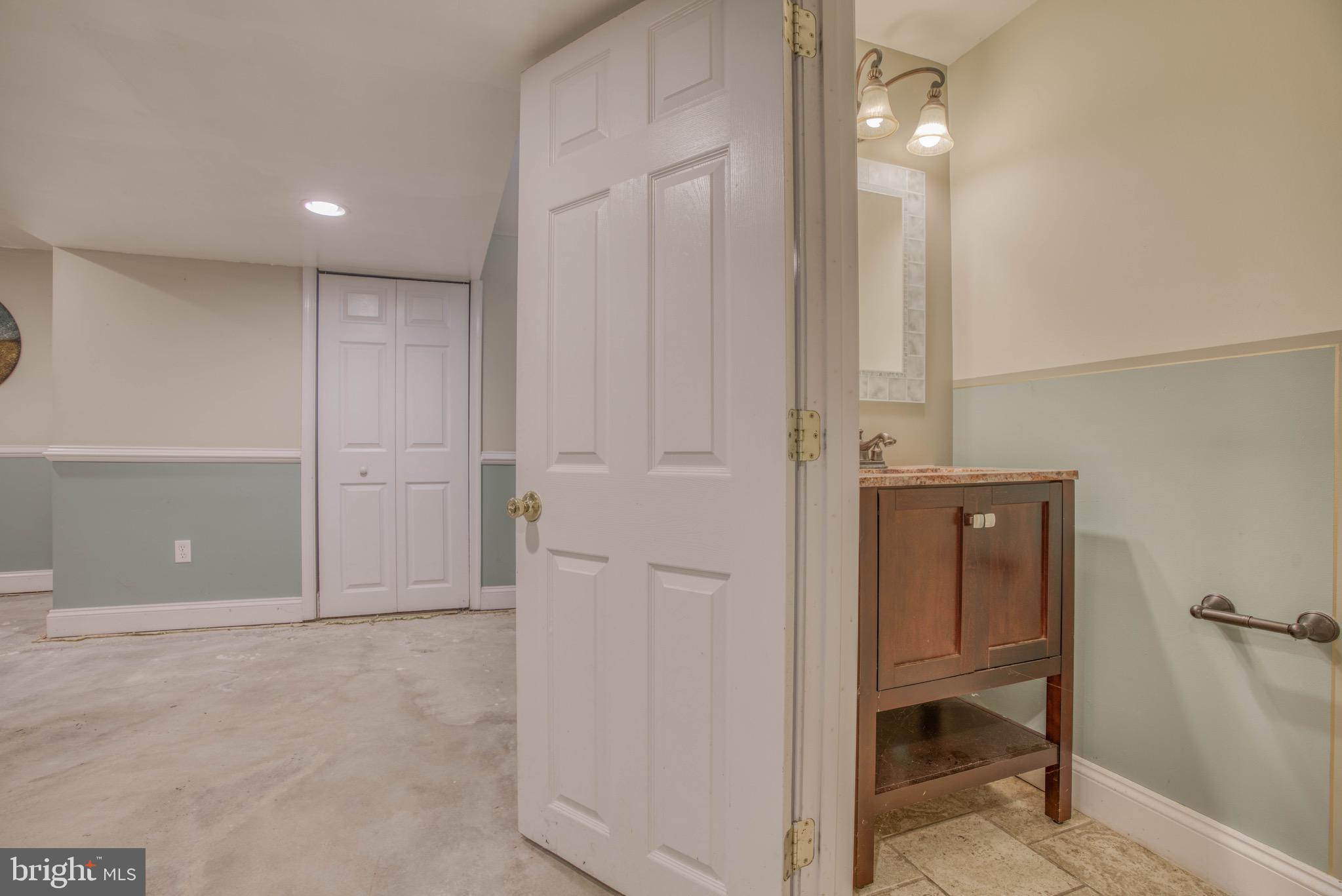 LAURAVILLE HISTORIC DISTRICT - Residential