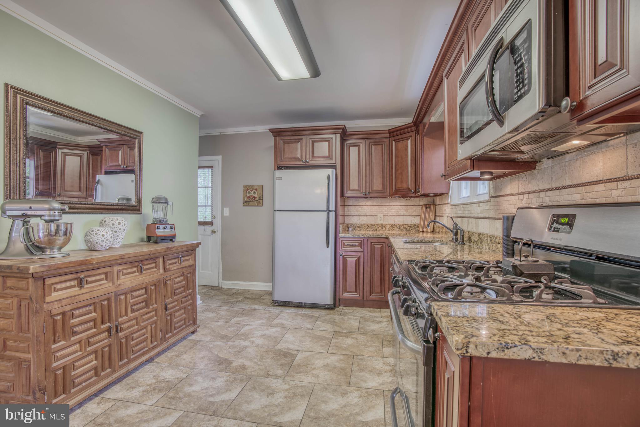 LAURAVILLE HISTORIC DISTRICT - Residential