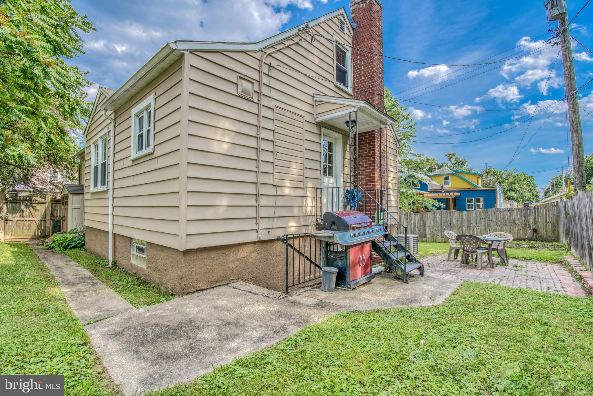 LAURAVILLE HISTORIC DISTRICT - Residential