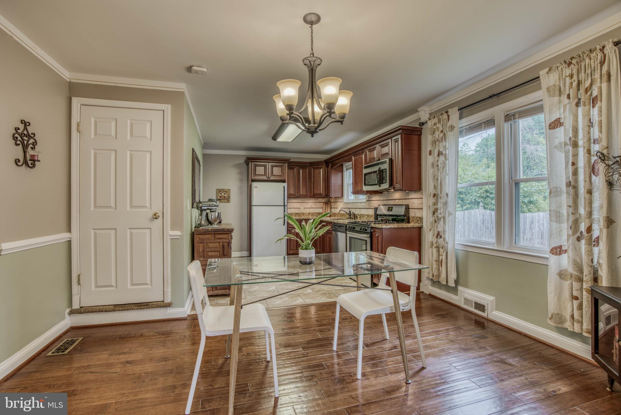 LAURAVILLE HISTORIC DISTRICT - Residential