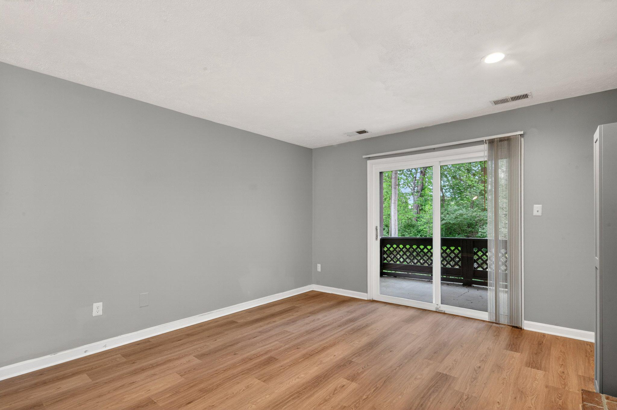 THE OAKTON - Residential