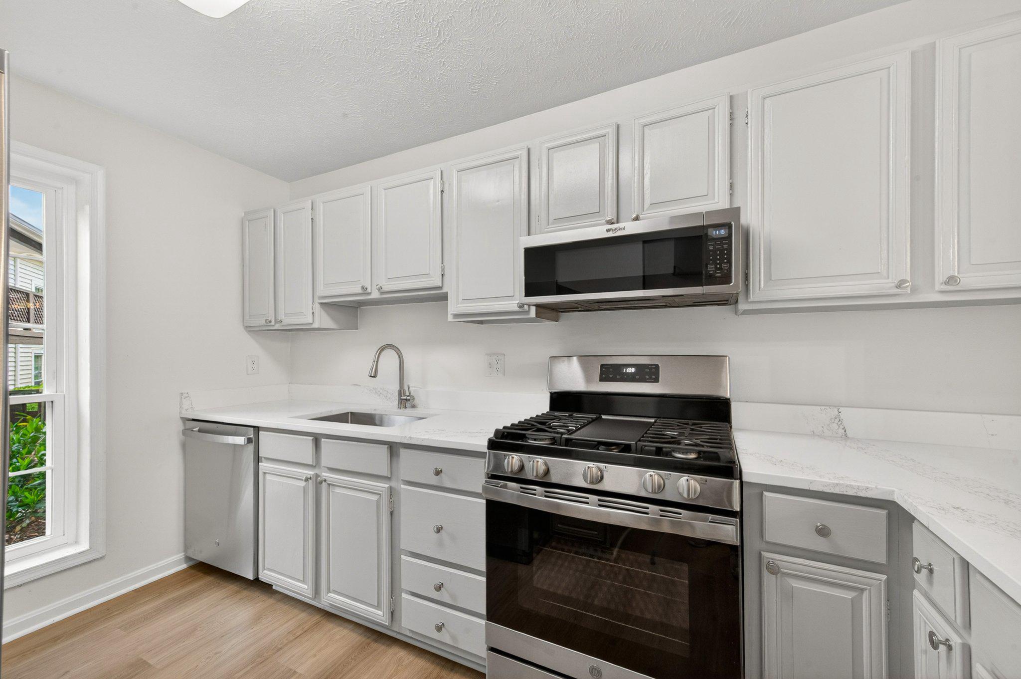 THE OAKTON - Residential