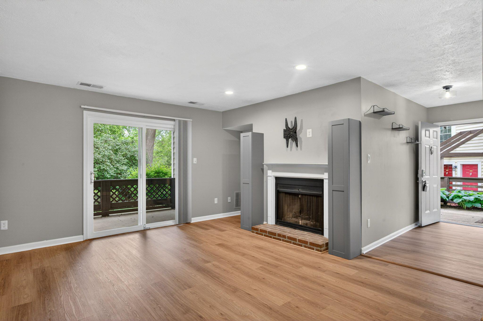 THE OAKTON - Residential