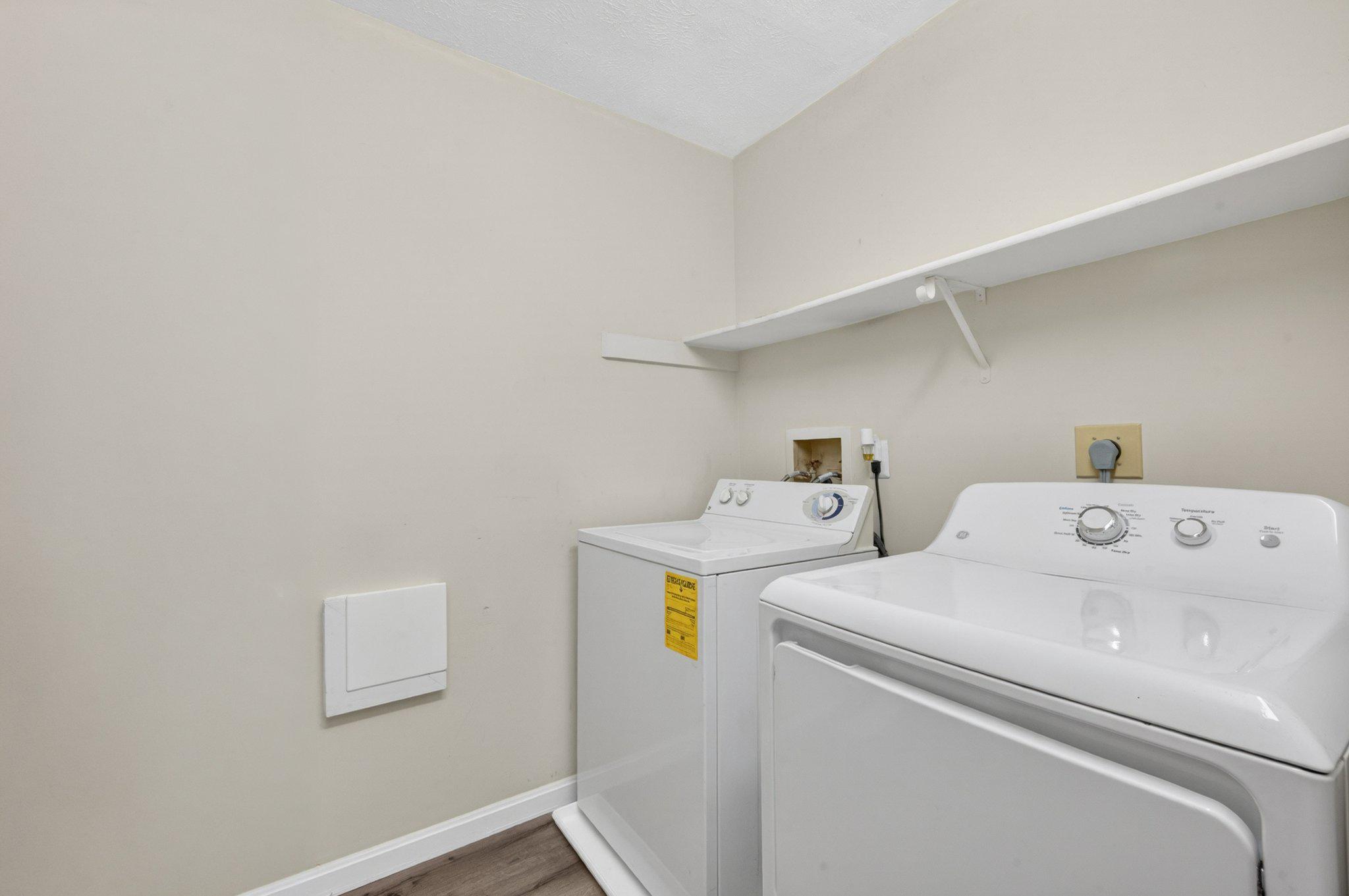 THE OAKTON - Residential