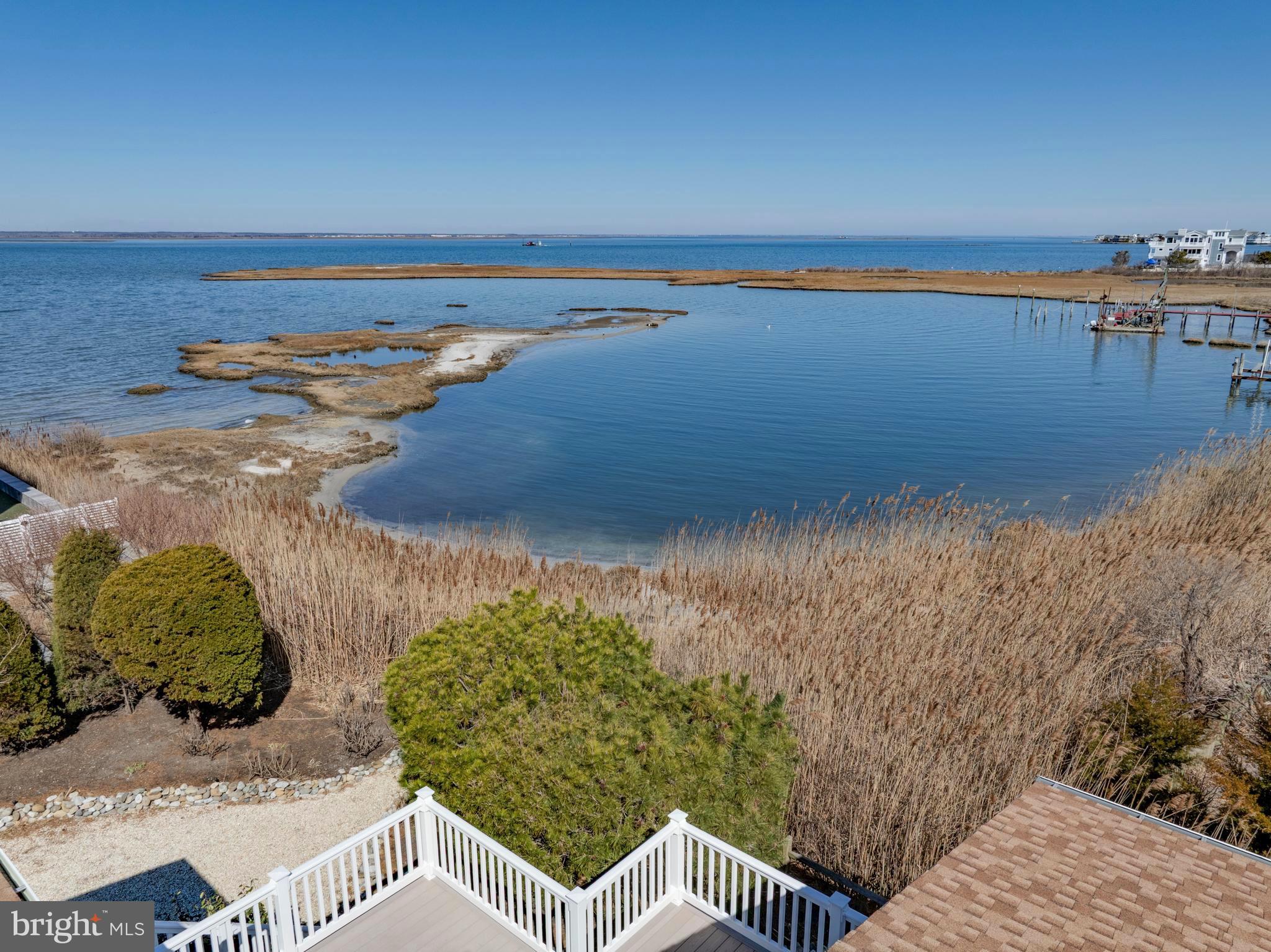 12 LAGOON DRIVE N