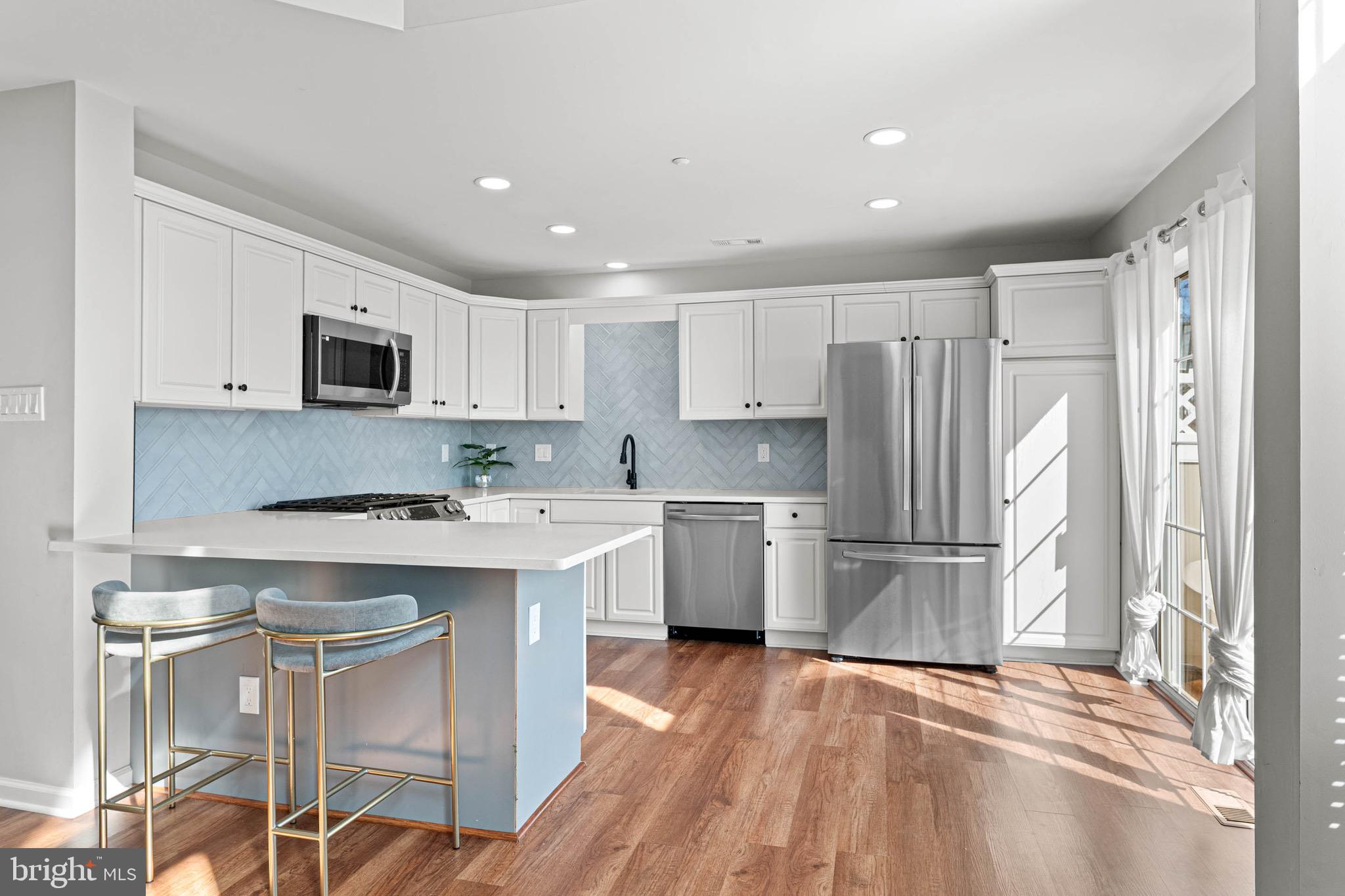 REBEL HILL - Residential