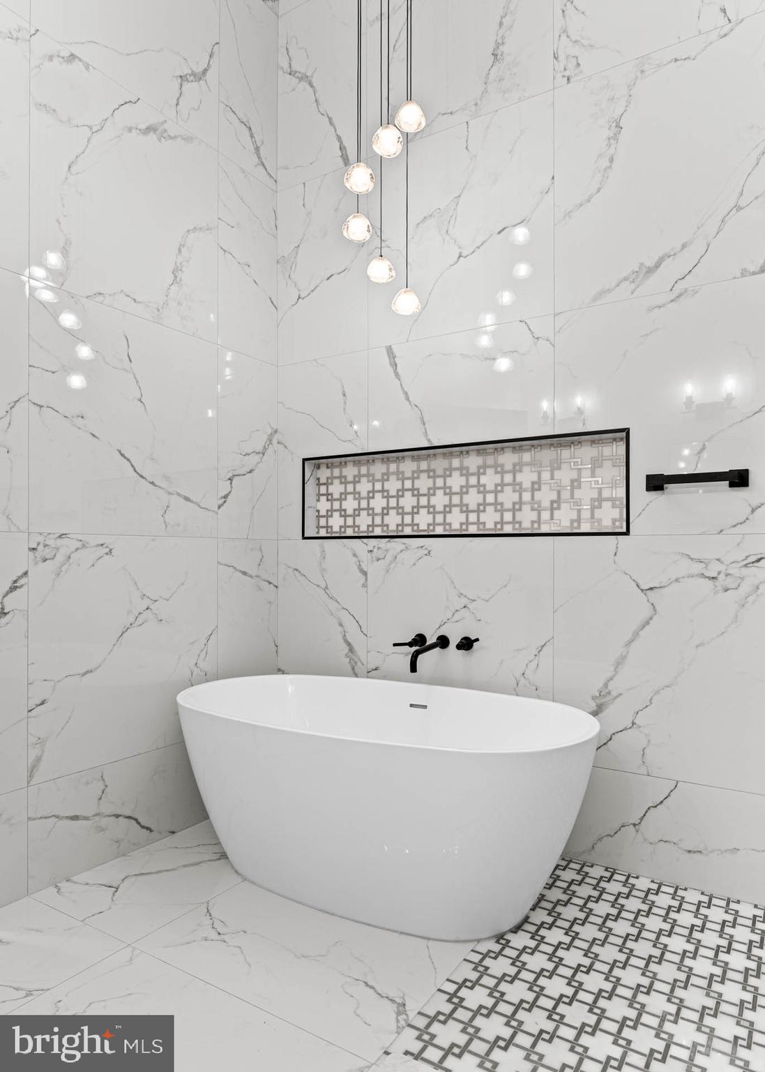 REBEL HILL - Residential