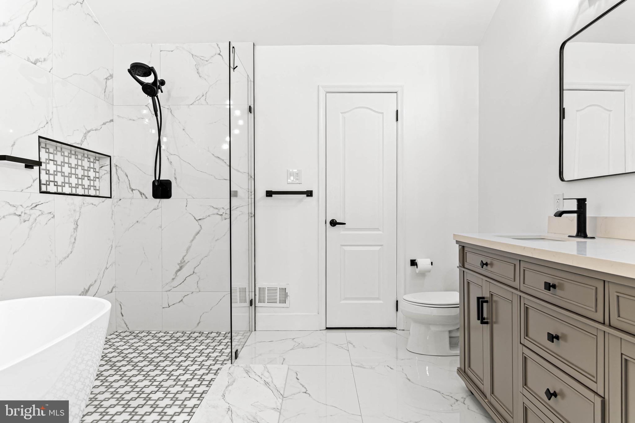 REBEL HILL - Residential