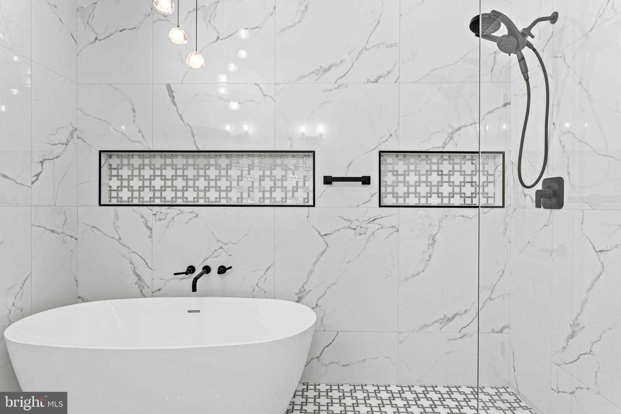 REBEL HILL - Residential