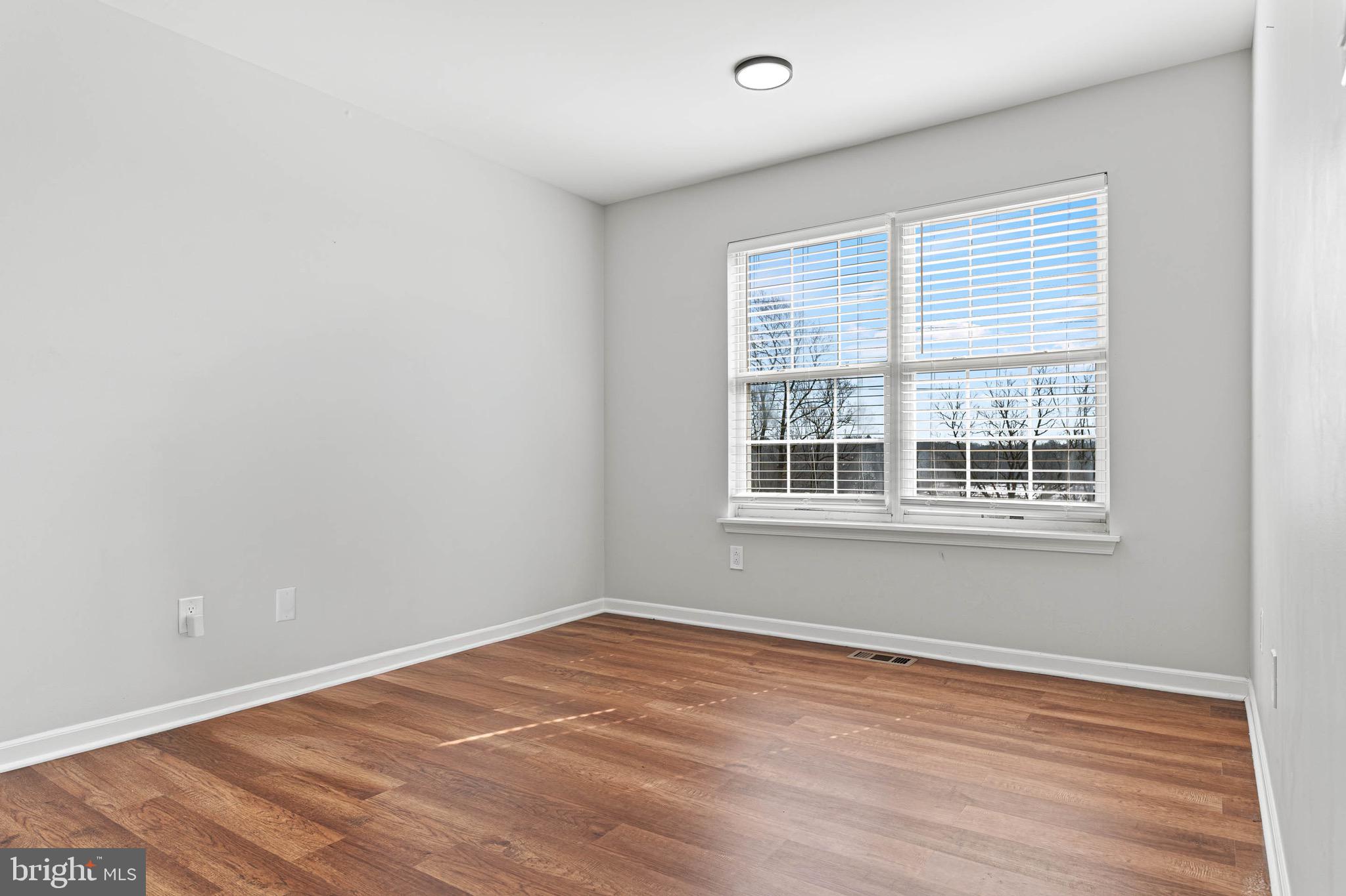 REBEL HILL - Residential