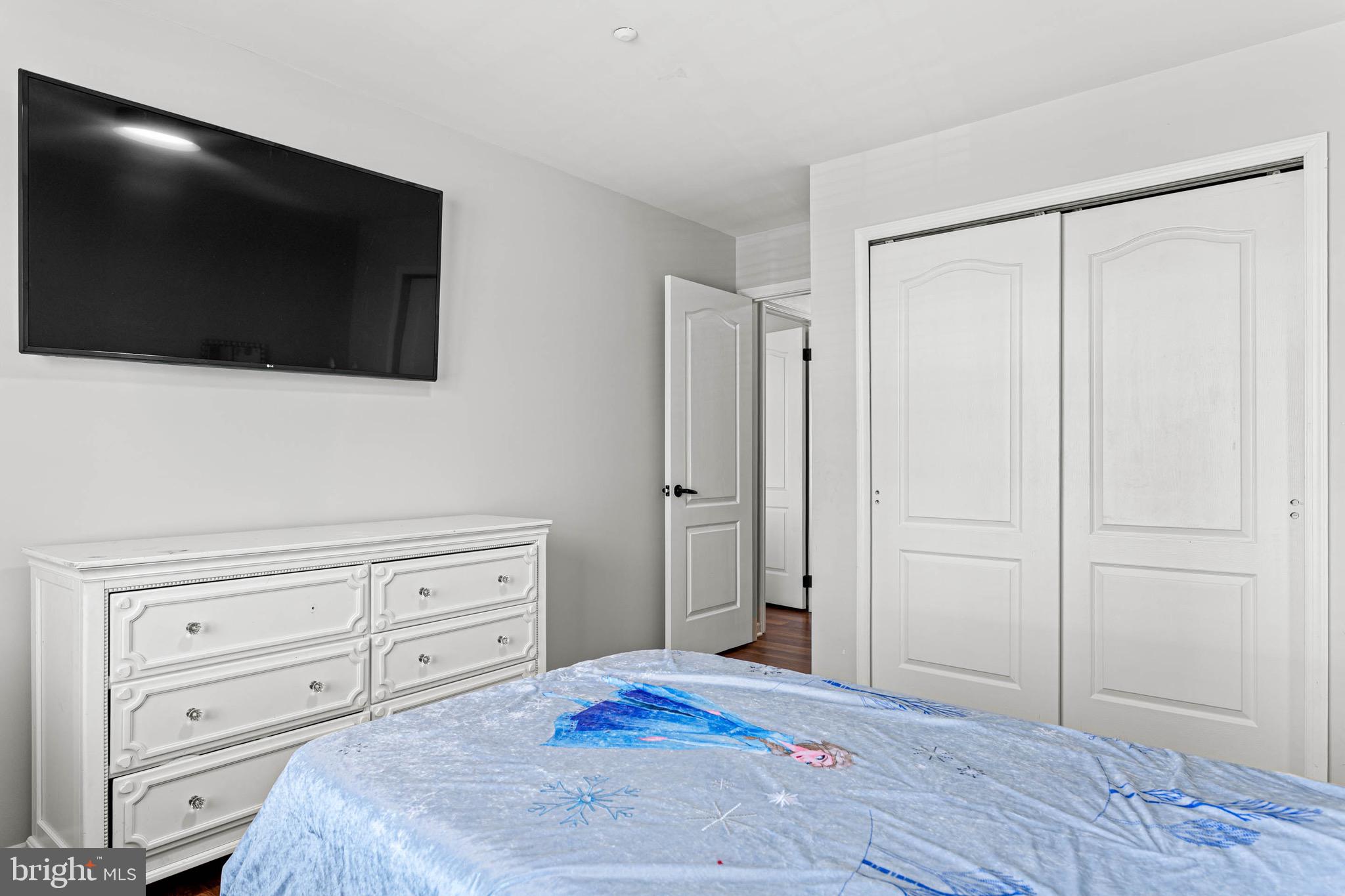 REBEL HILL - Residential