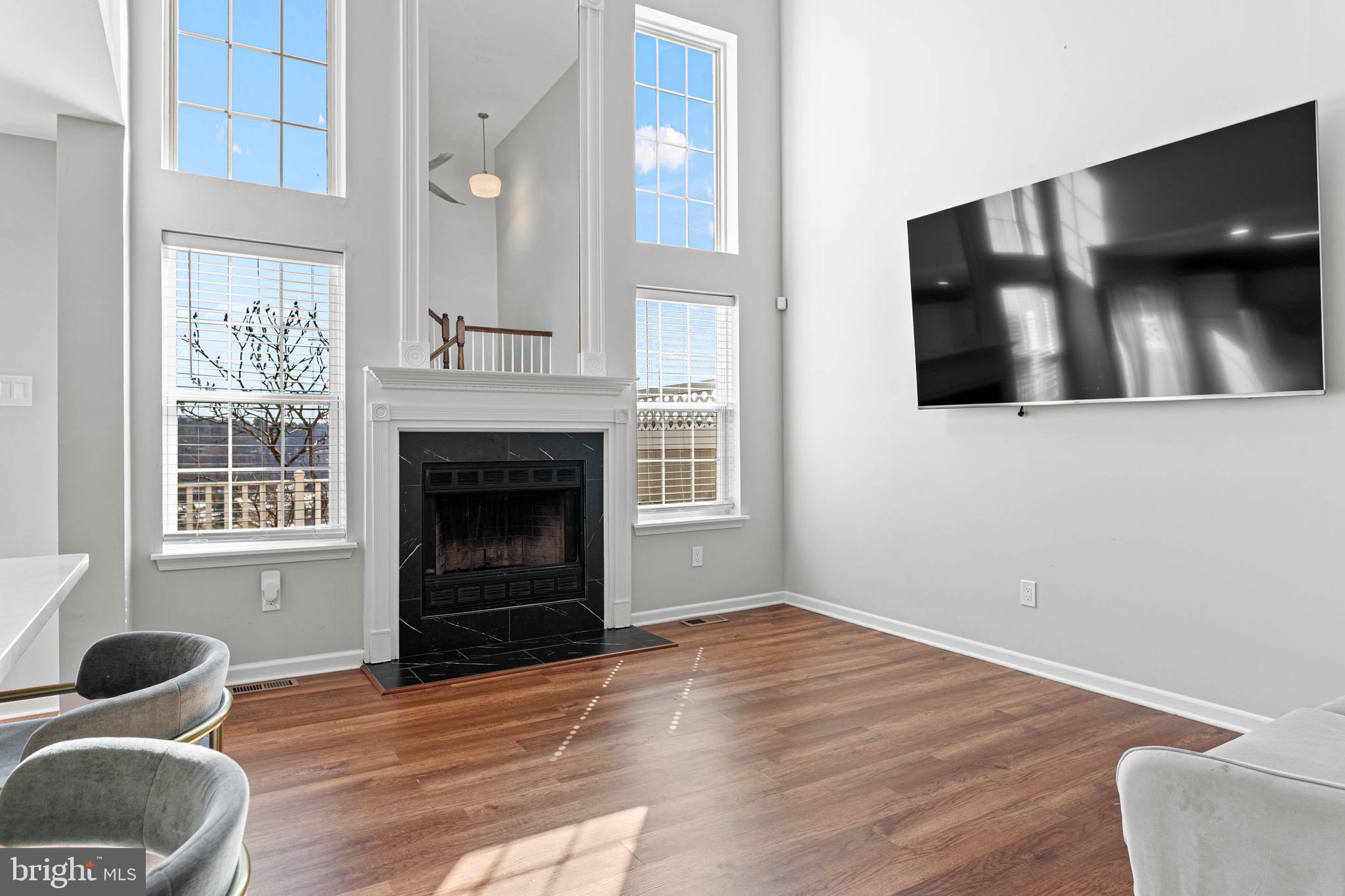 REBEL HILL - Residential