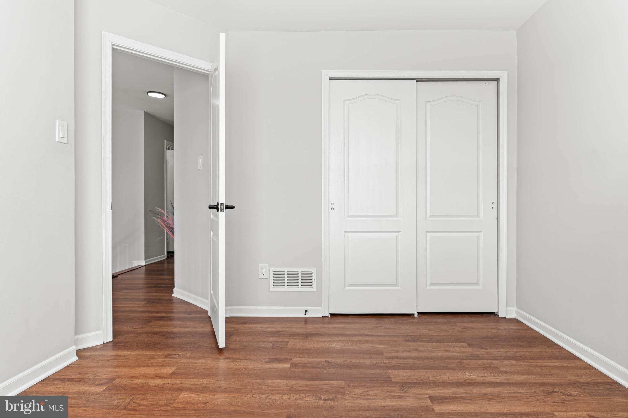 REBEL HILL - Residential