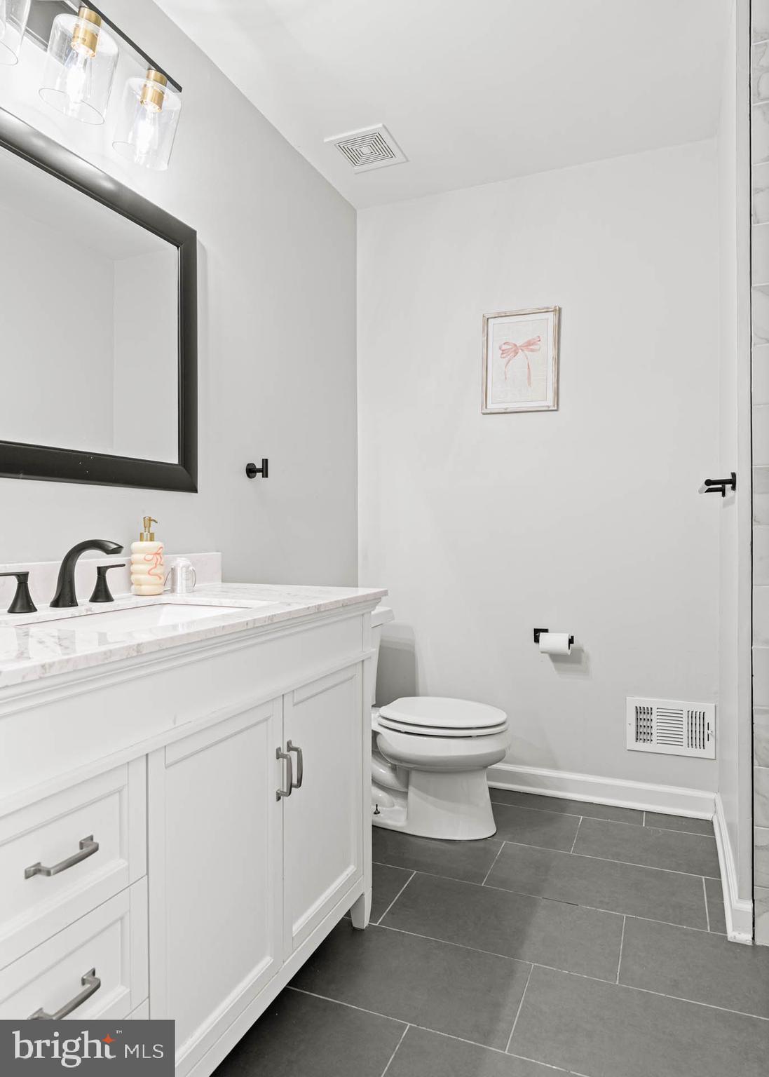 REBEL HILL - Residential