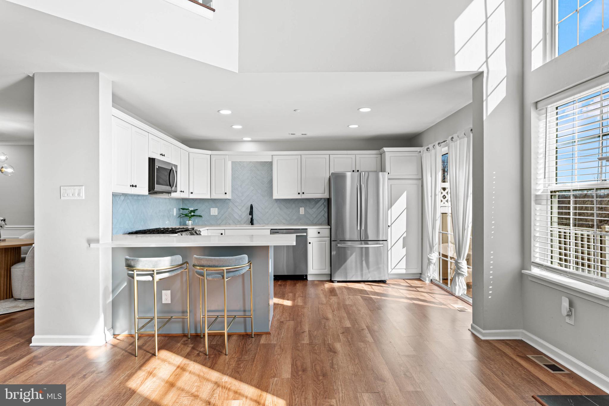 REBEL HILL - Residential