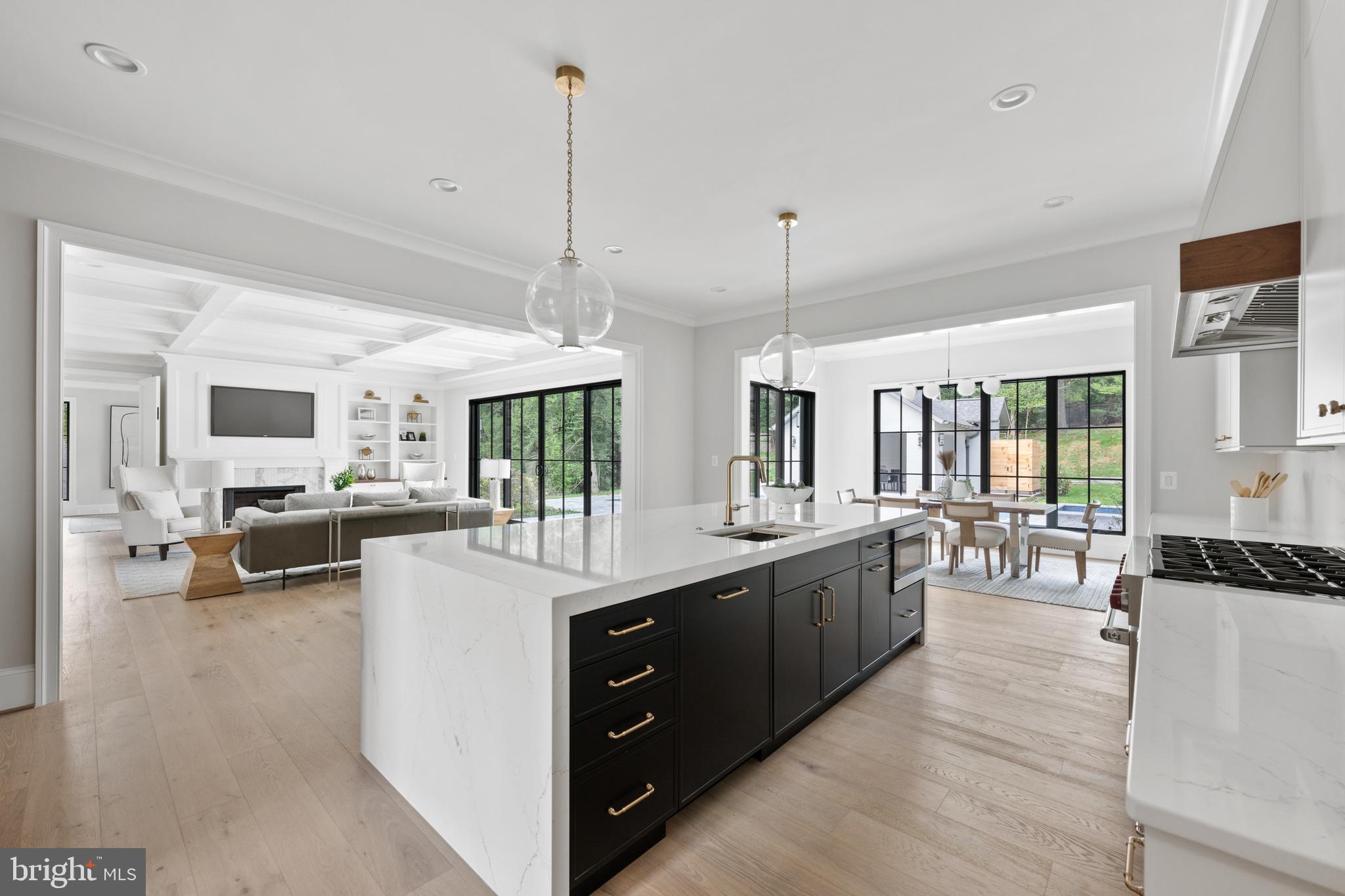 CLEARVIEW MANOR - Residential