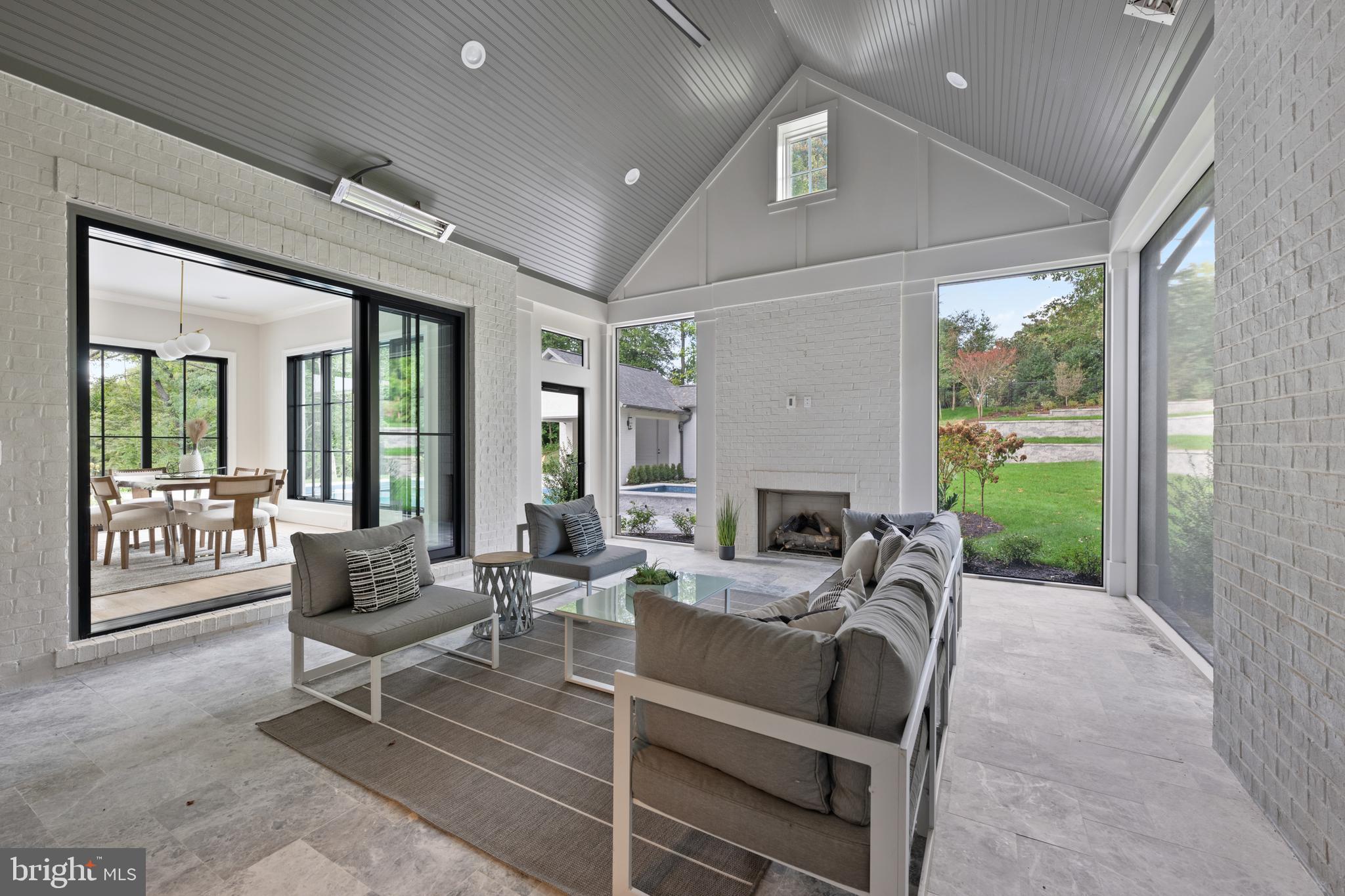 CLEARVIEW MANOR - Residential