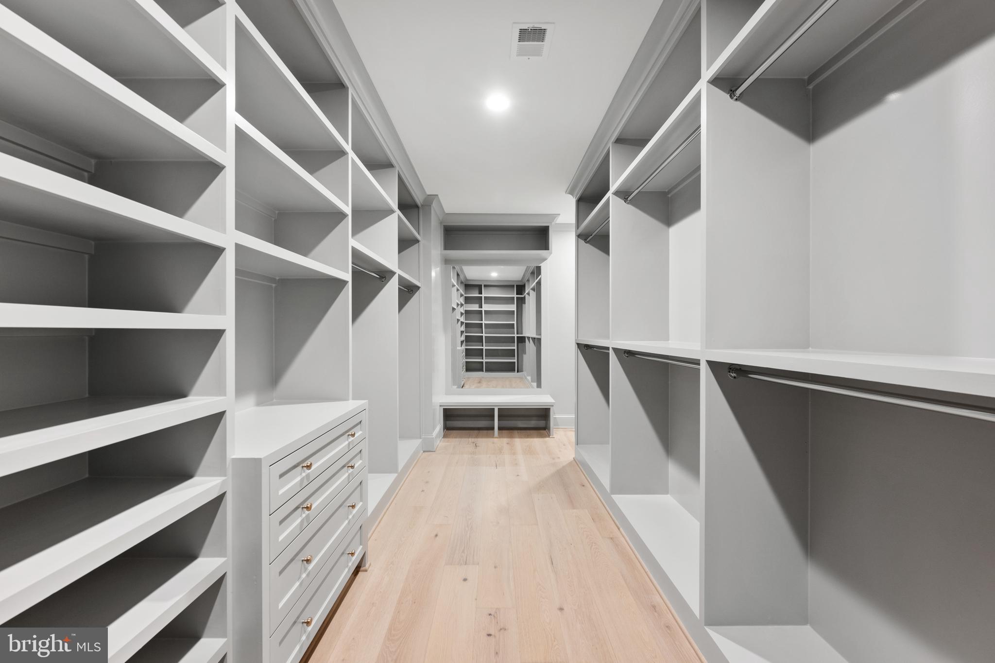 CLEARVIEW MANOR - Residential