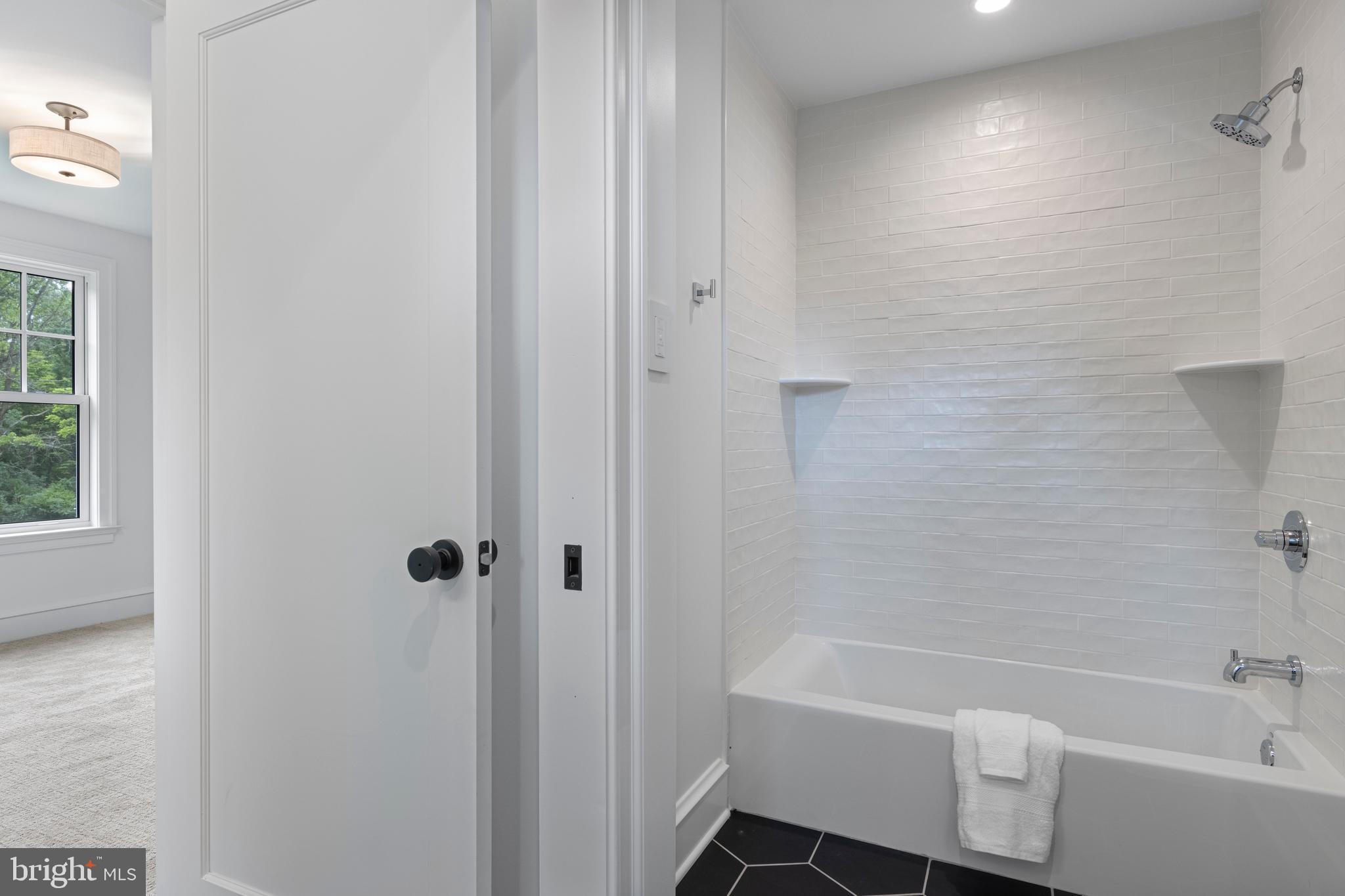 NEWTOWN SQ - Residential