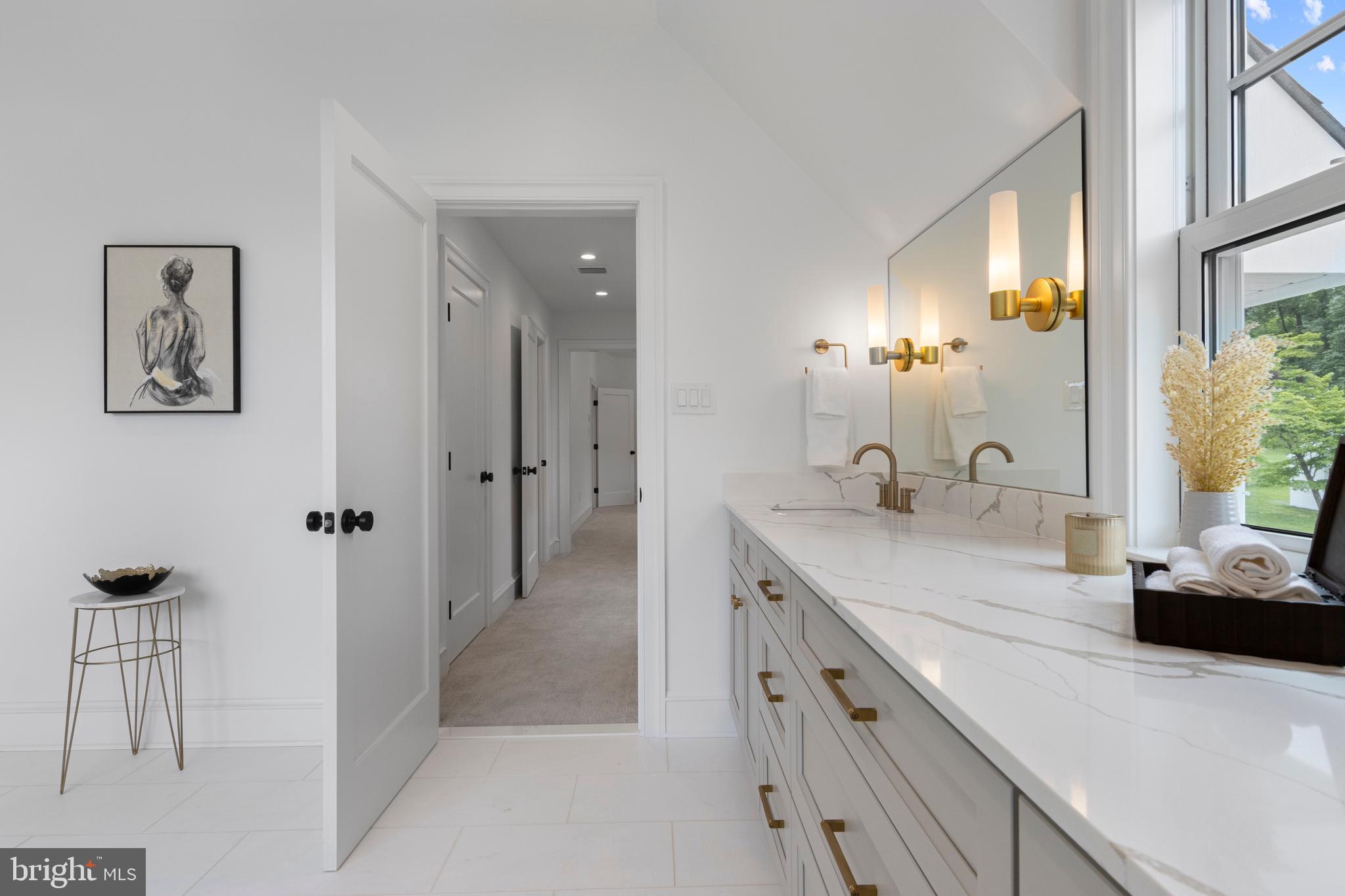 NEWTOWN SQ - Residential