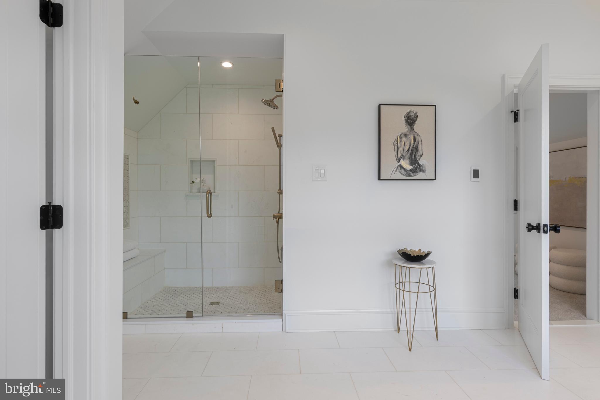 NEWTOWN SQ - Residential