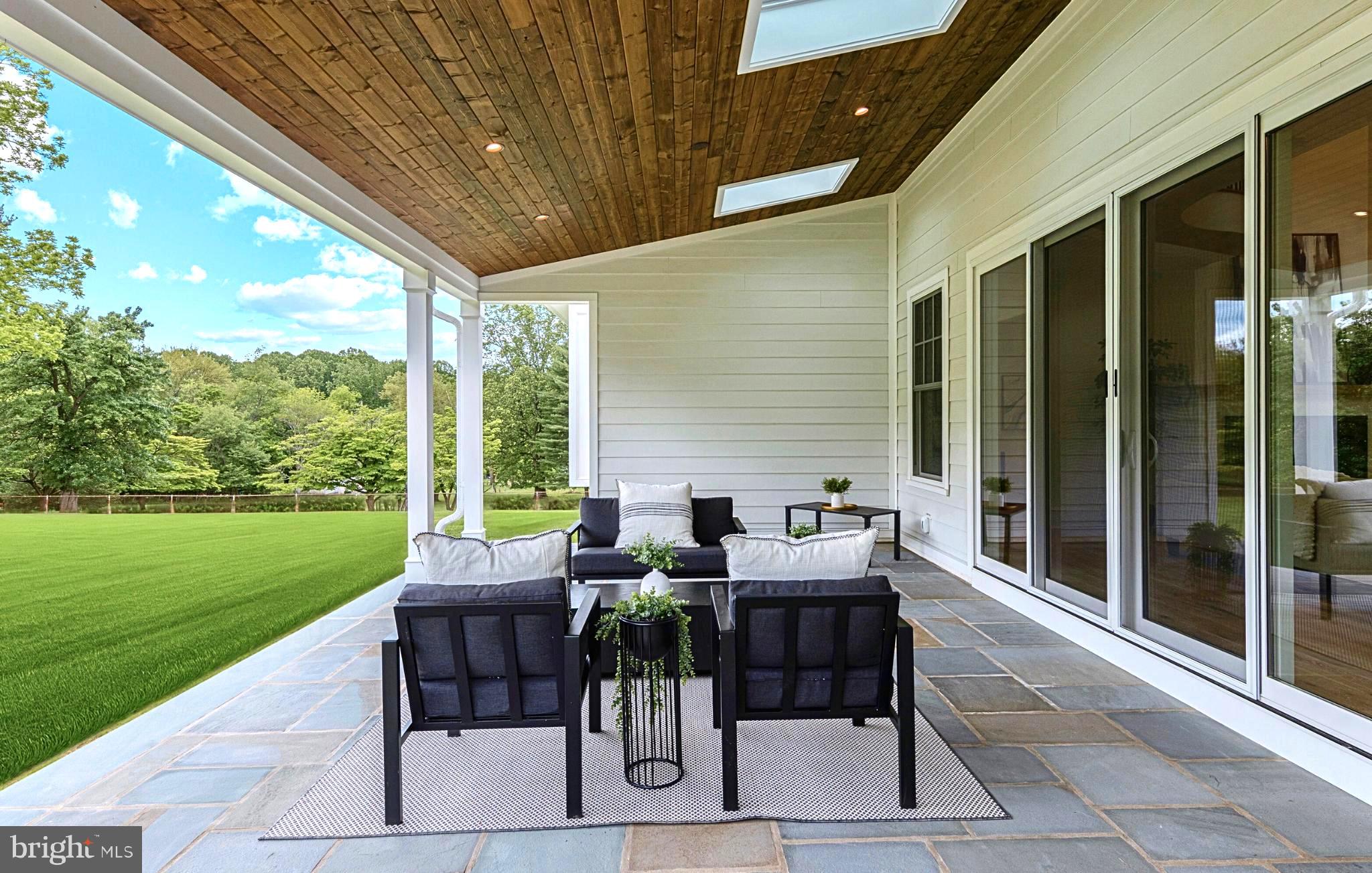 NEWTOWN SQ - Residential