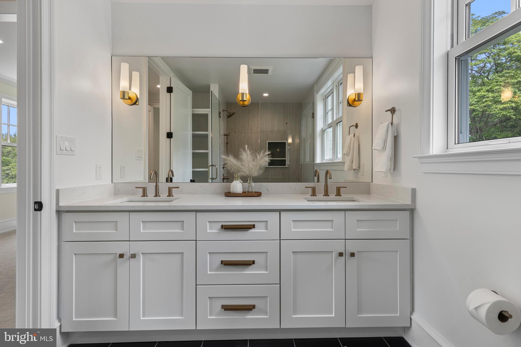 NEWTOWN SQ - Residential